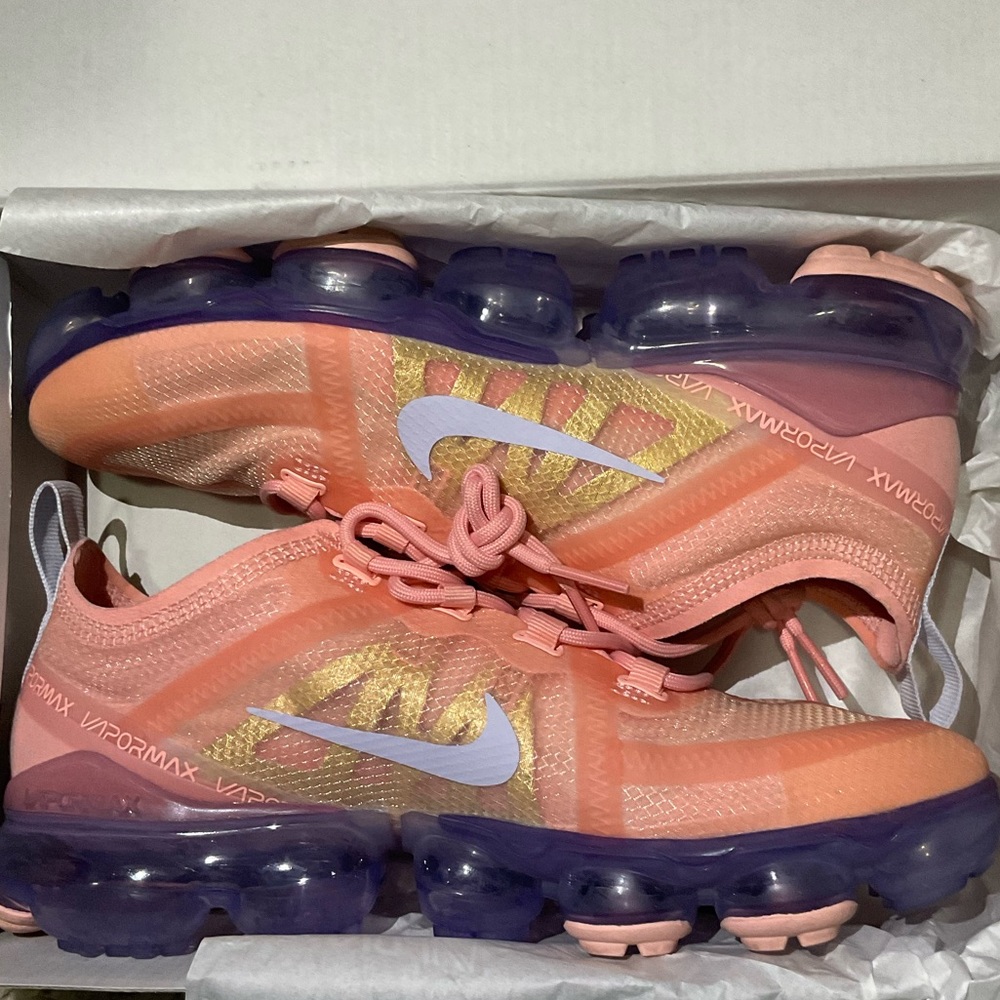 WOMENS AIR VAPORMAX BLEACHED CORAL/AMETHYST TINT